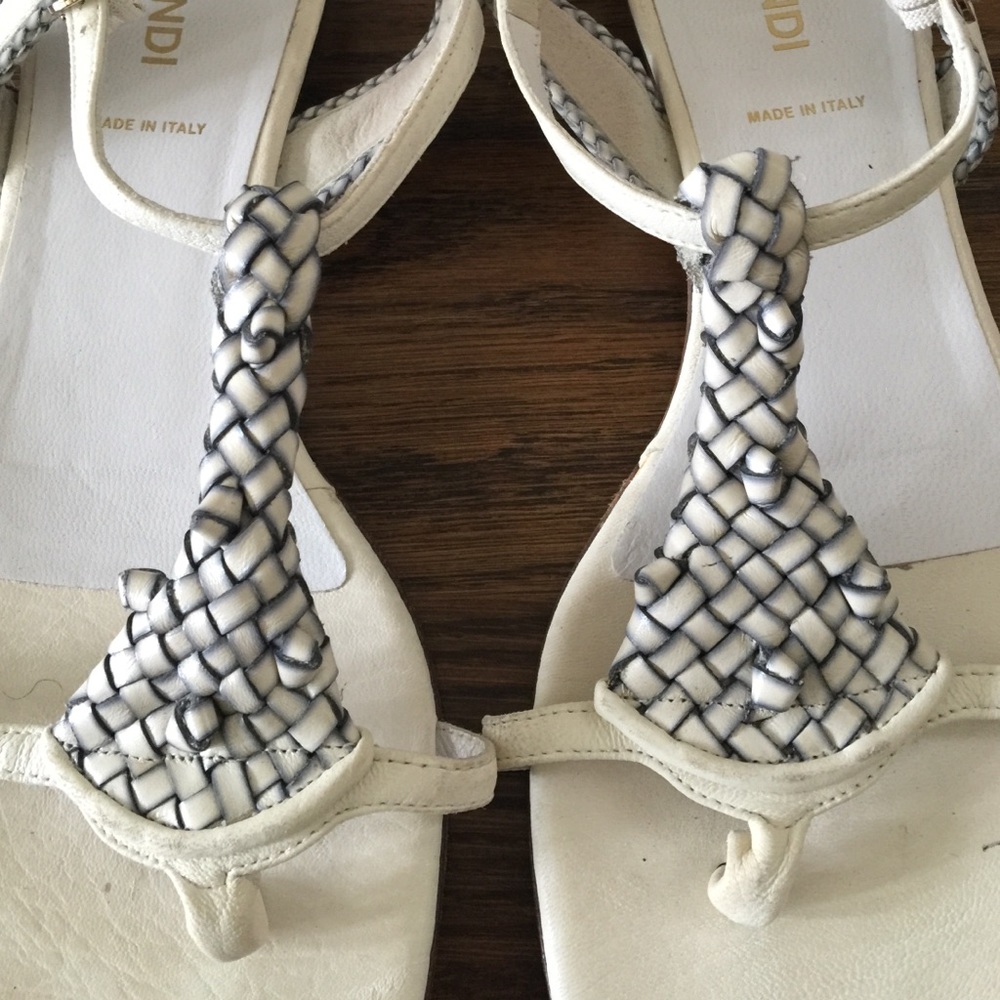 🎀 Fendi White Sandals 🎀 - Picture 3 of 3